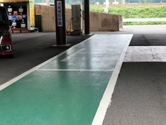 店舗前駐車場と第二駐車場