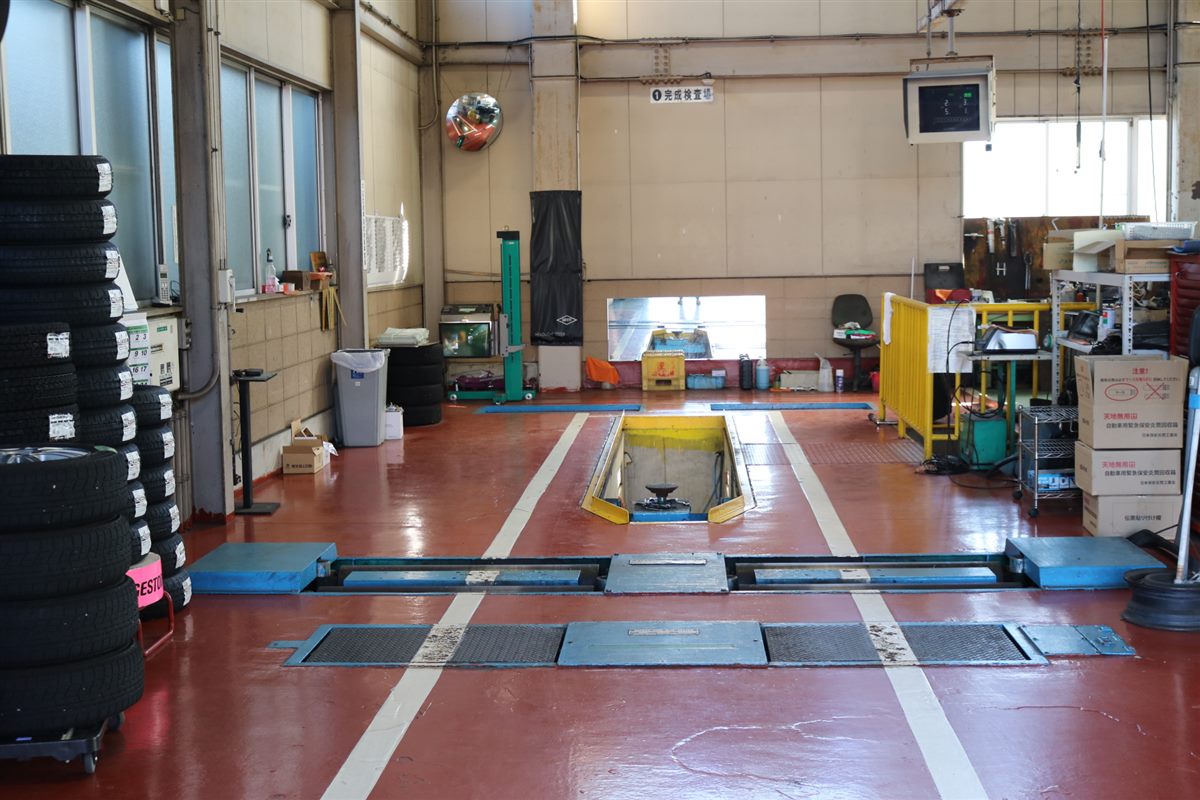 桑原モータースの指定整備工場 自社車検検査ライン